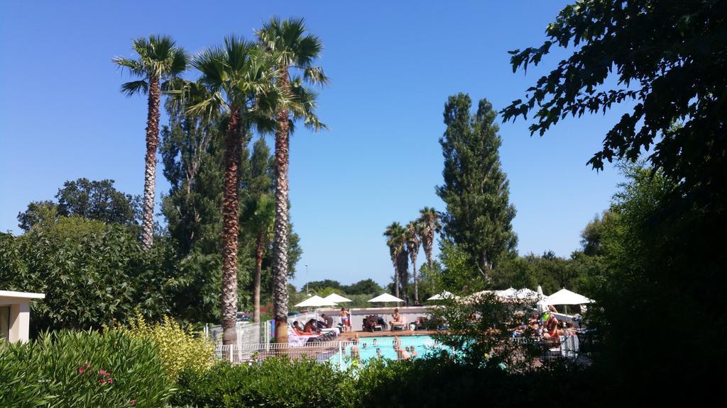 Hotel Restaurant Les Chasseurs Marine de Pietracorbara Buitenkant foto